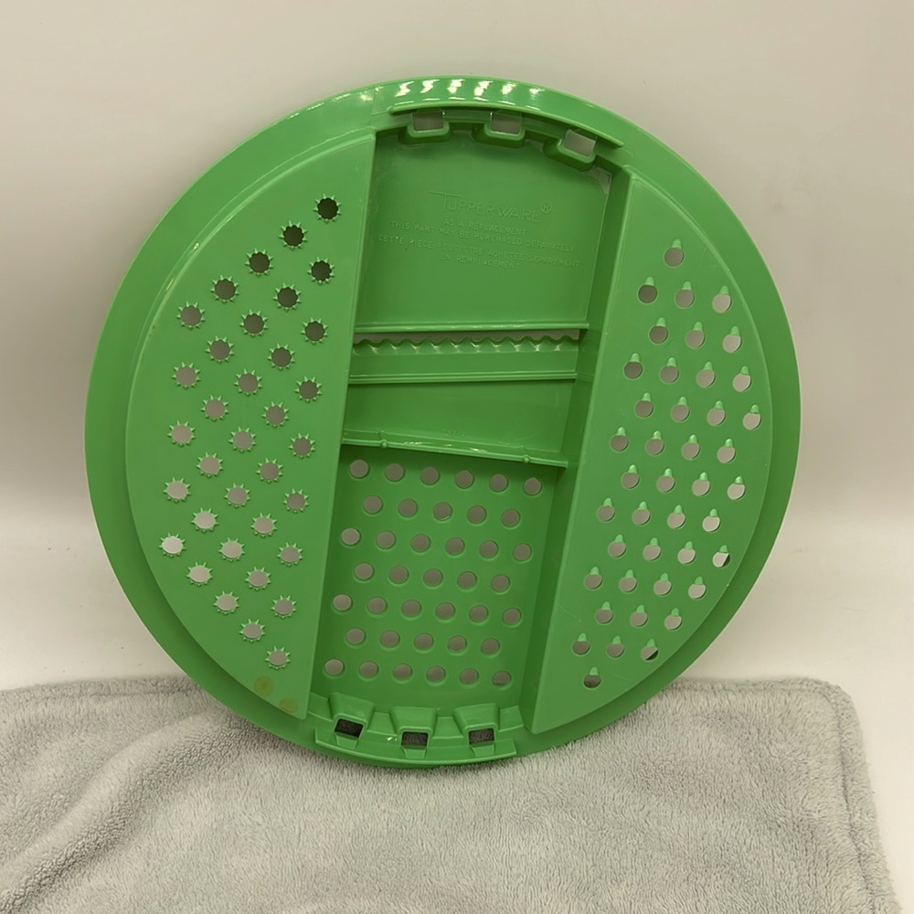 Tupperware Vintage Jade Green Cheese Grater LID ONLY for Bowl / Dia. 10”